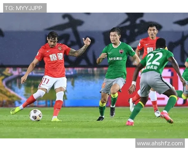 深度剖析:深圳足球队球员个人能力全面对比与分析 深度剖析:深圳足球队球员个人能力全面对比与分析