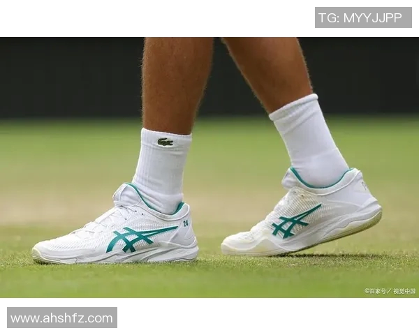 足球明星的鞋履风采与技术背后的故事探秘 足球明星的鞋履风采与技术背后的故事探秘